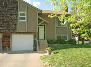 5500 Crest Dr, Kansas City, KS 66106