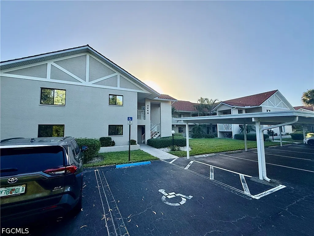 2 bed, 2.0 bath, 1121 sqft, $1,525 — Photo 2