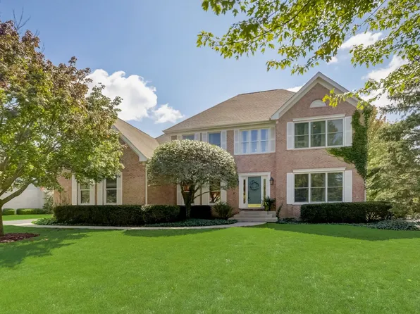 54 Park View Ln, Hawthorn Woods, IL 60047