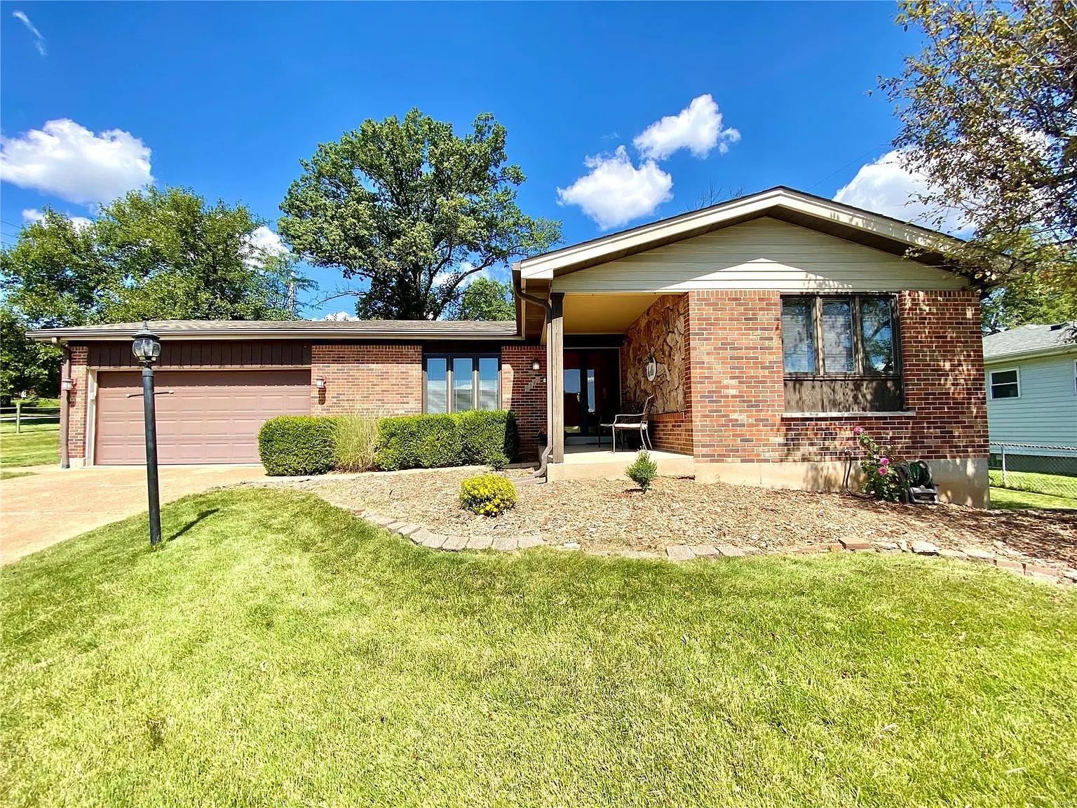 9549 Chamblin Dr photo 1