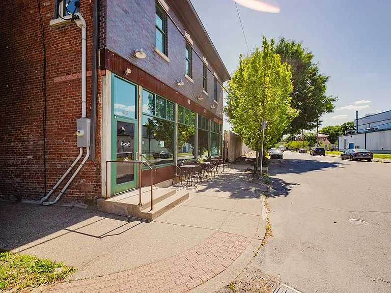 1033 E Washington St #2 — Photo 18