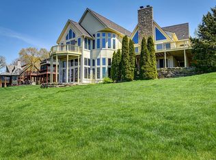 118 NE Edgewater Dr, Lees Summit, MO 64064