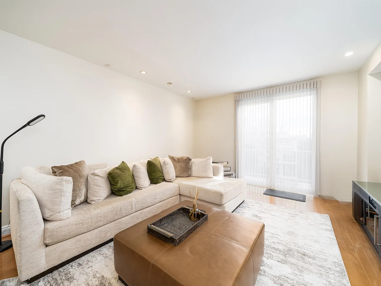 101 Shearwater Ct East, Jersey City, NJ 07305 — Photo 2
