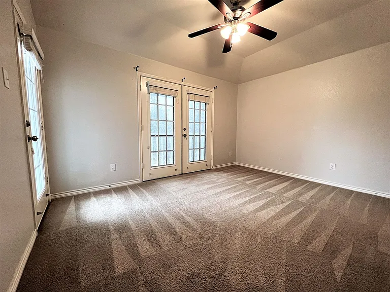 1149 King George Ln — Photo 14