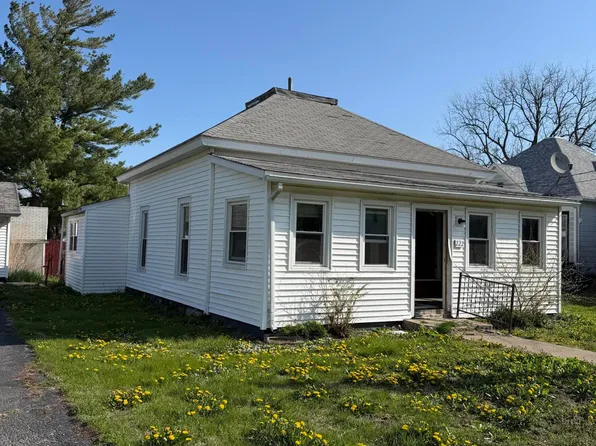 222 W Prairie St, Goodland, IN 47948