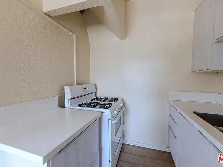 661 Shatto Pl #301 — Photo 9