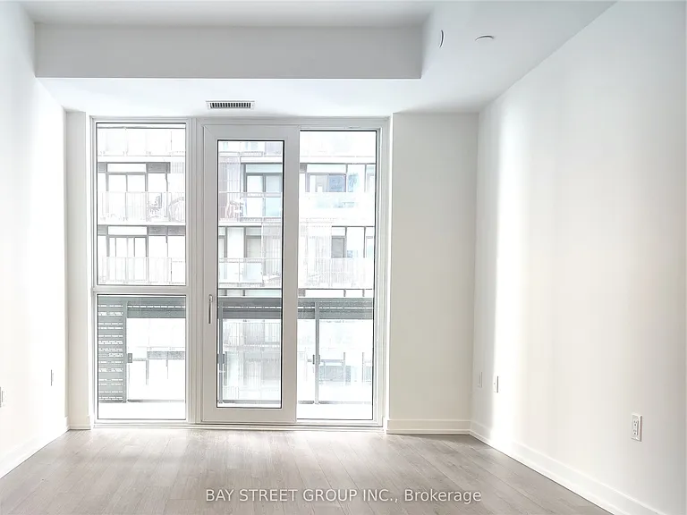 39 Roehampton Ave #2807 — Photo 5