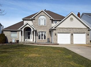 38715 N Bay Dr, Willoughby, OH 44094