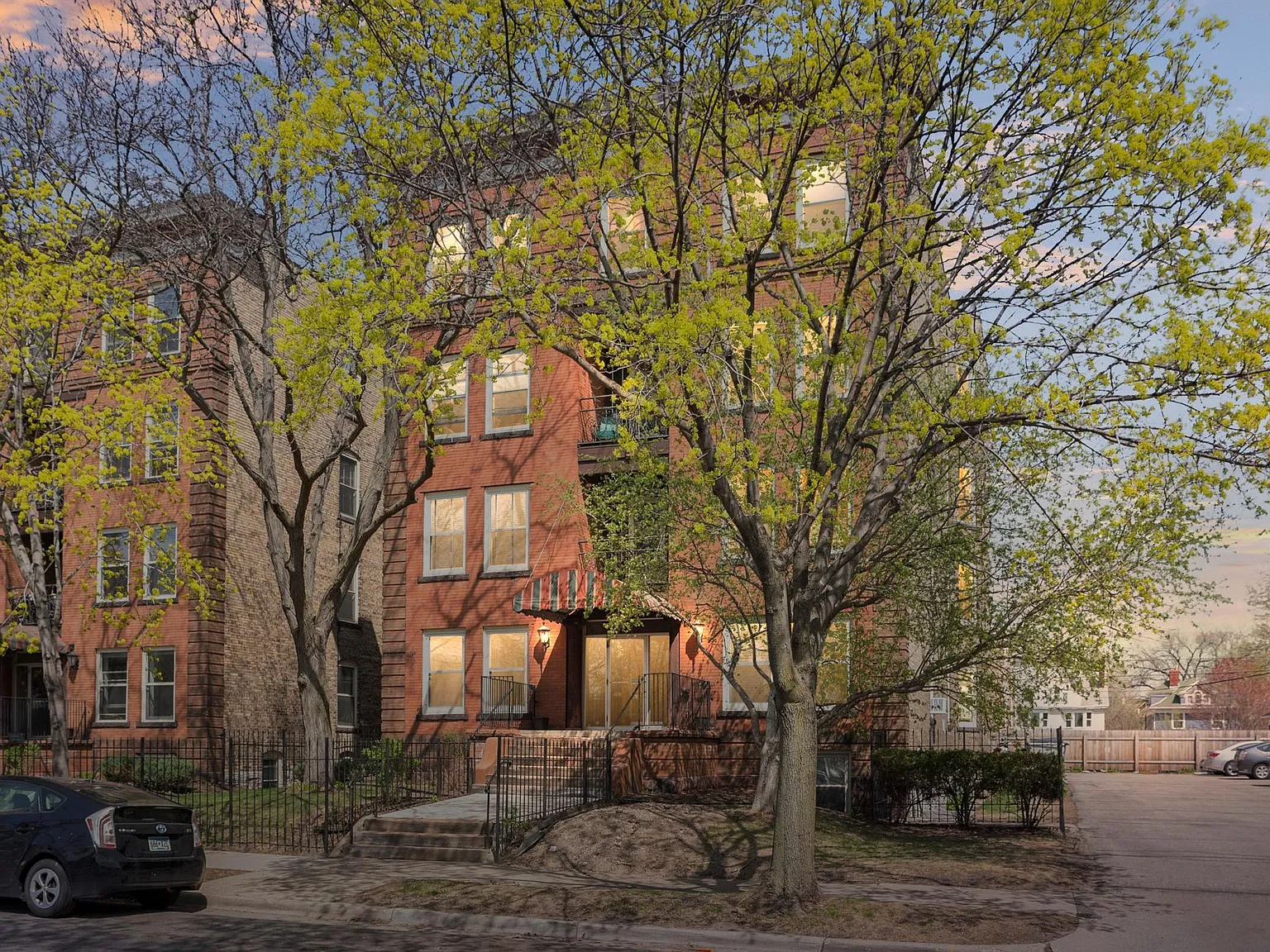 2 bed, 2.0 bath, 1300 sqft, $1,995 — Photo 1