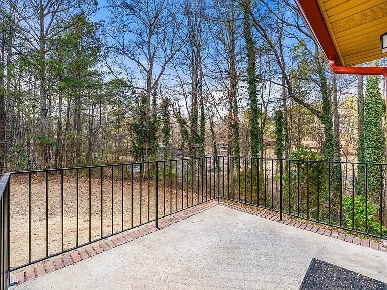 131 McWhirter Pl — Photo 13