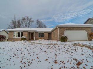 312 Fairfield Dr, Crown Point, IN 46307