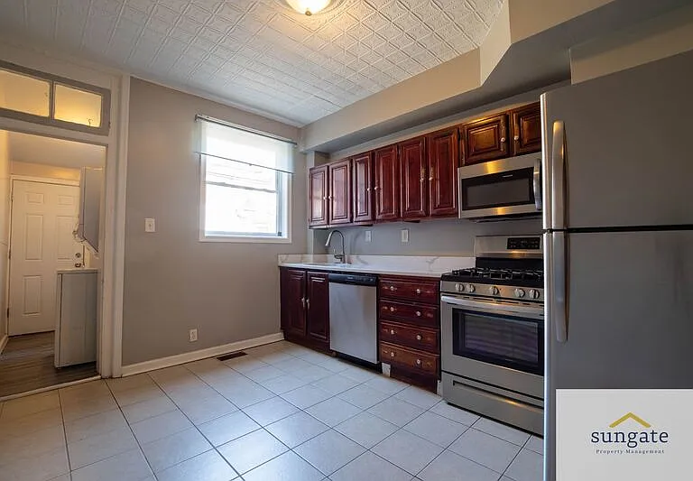1210A Sargeant St — Photo 6
