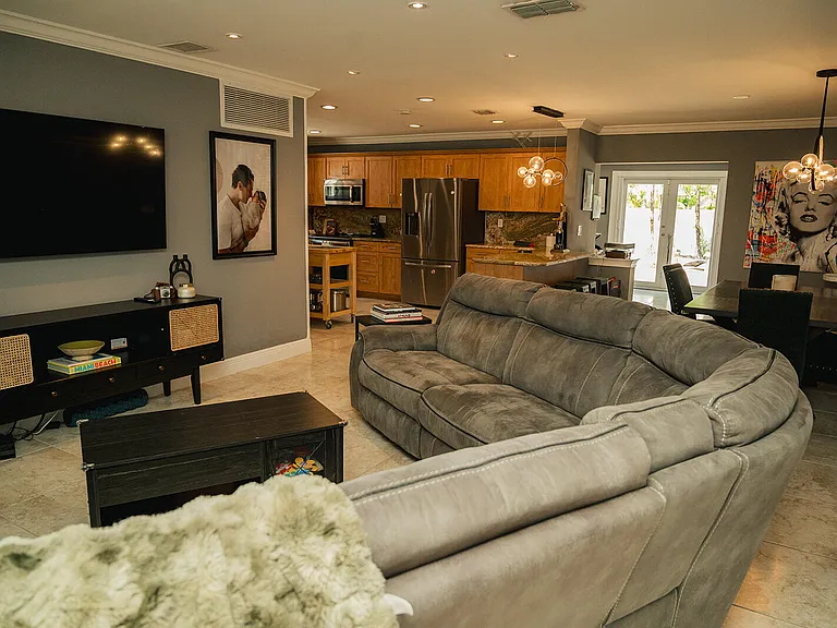 4815 Johnson St — Photo 42