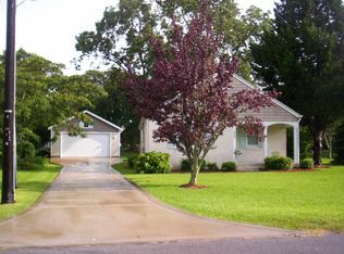 527 Sabiston Dr, Swansboro, NC 28584