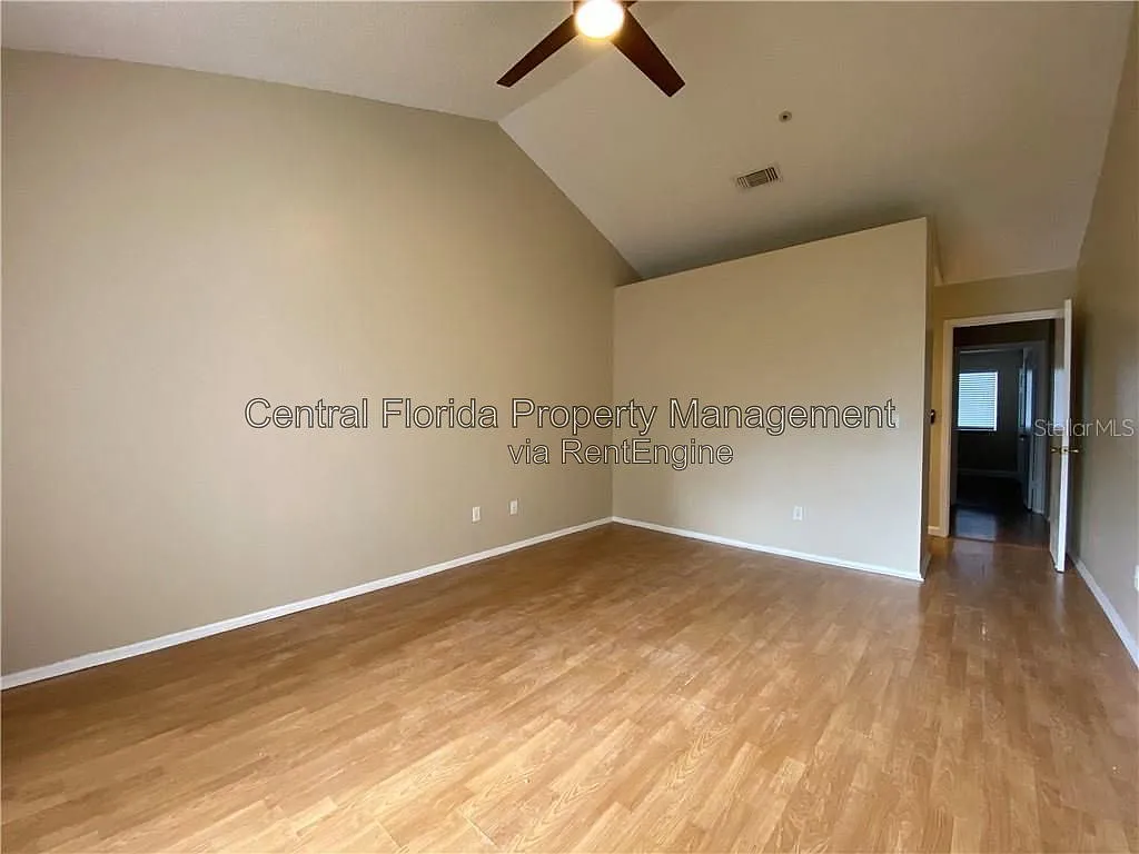 2 bed, 2.5 bath, 1268 sqft, $1,800 — Photo 2