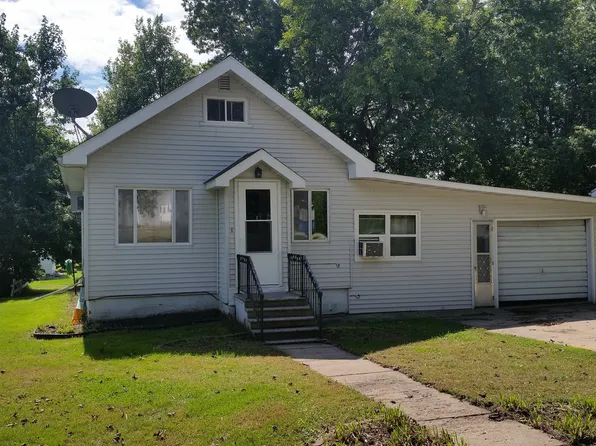 513 2nd St NE, Hayfield, MN 55940