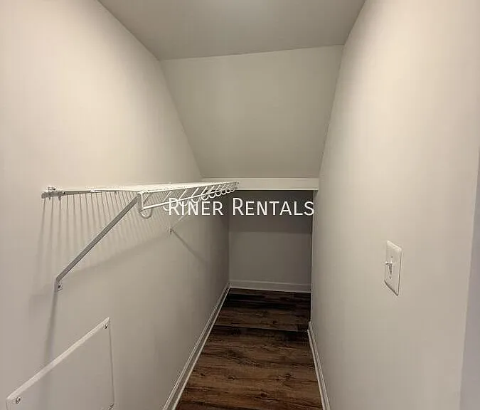 1327 Derby Dr — Photo 5