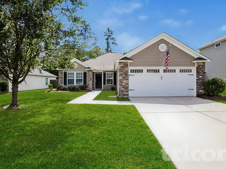 1204 Green Turf Ln — Photo 1