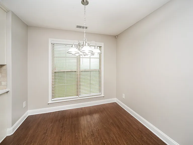7200 Kingcrest Rd — Photo 6