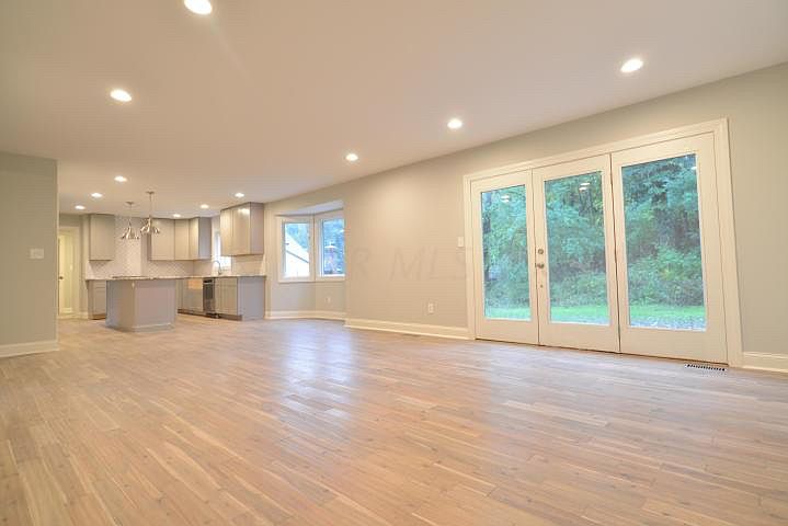 1st image of 747 Nova Ct