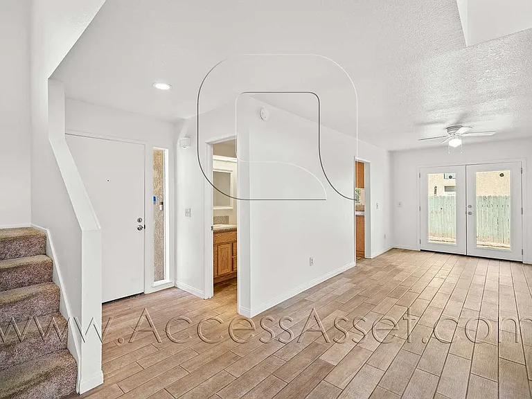 661 Parkview Dr — Photo 6