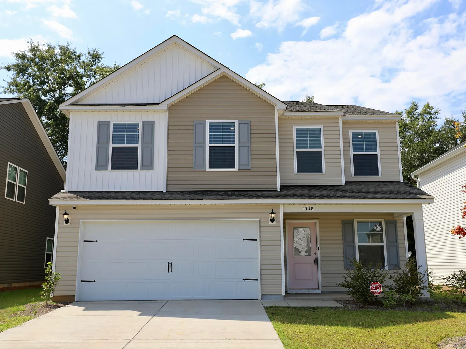 4 bed, 2.5 bath, 2008 sqft, $2,200 — Photo 4