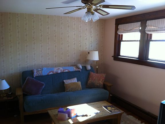 Upstairs 2nd Bedroom 