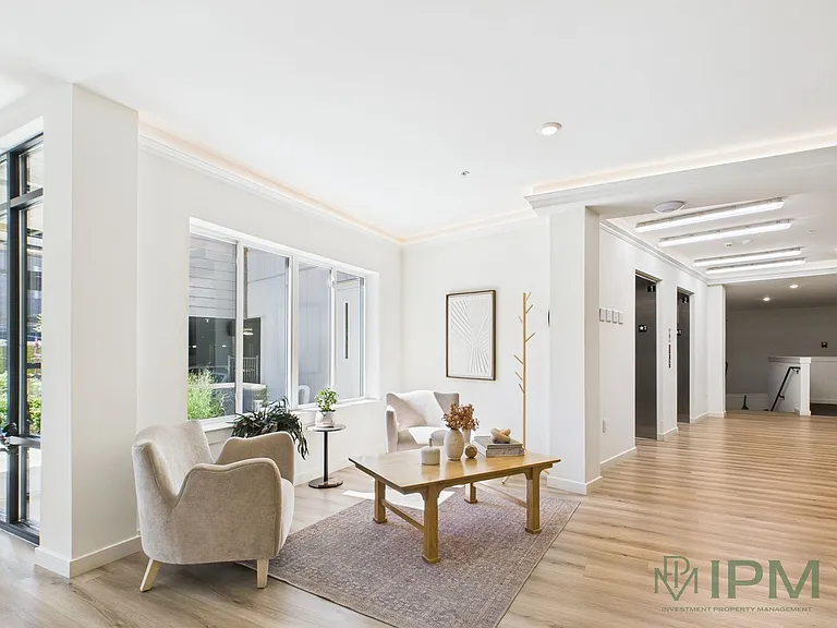 The Flats at Hampden — Photo 46