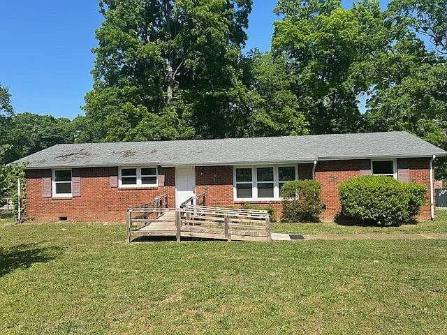 229 Yorktown Rd — Photo 1
