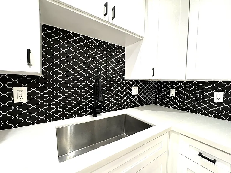 Beautifully Remodeled Property in Prime North Park Location — Photo 5