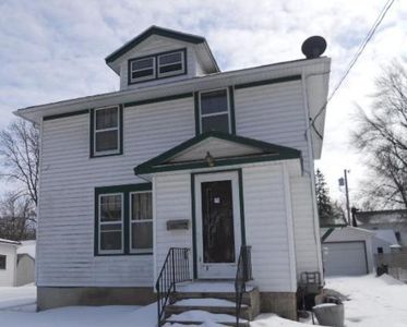 117 W Burnett St, Beaver Dam, WI, 53916