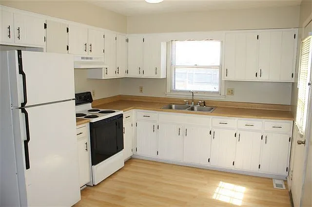 24 Kennedy Ave — Photo 4