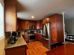 10921 Lockart Rd, Philadelphia, PA 19116