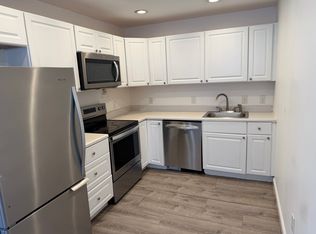 182 Kitty Hawk Rd, Essex, MD 21221