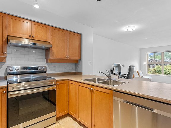 5th image of 38 7th Ave #304