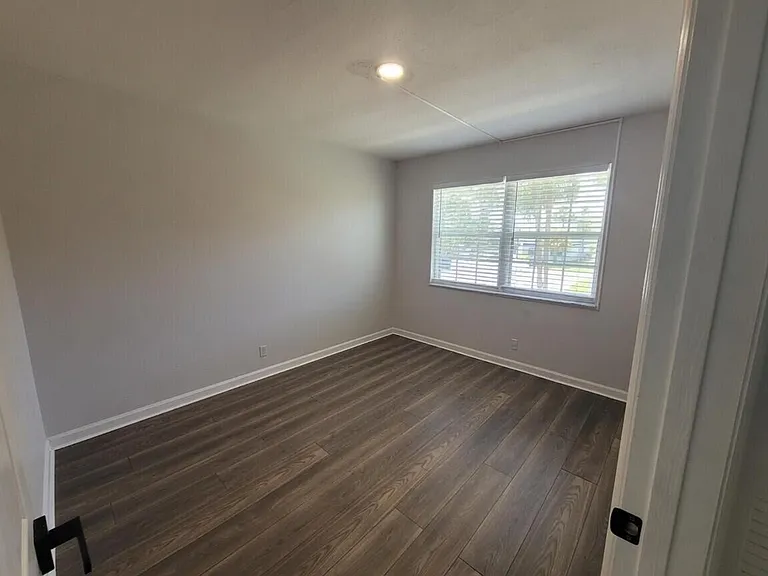 1522 SE Royal Green Cir #201 — Photo 11