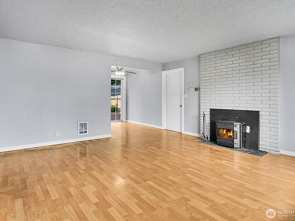 3rd image of 5907 177th Street SW