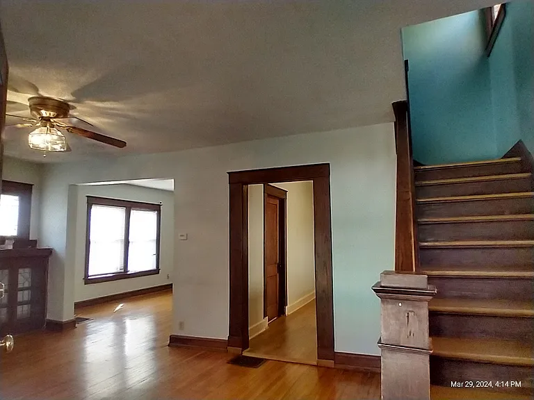 4146 Charlotte St — Photo 11