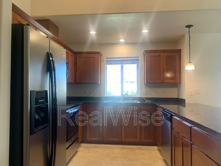 1188 SW Derek Ln — Photo 4