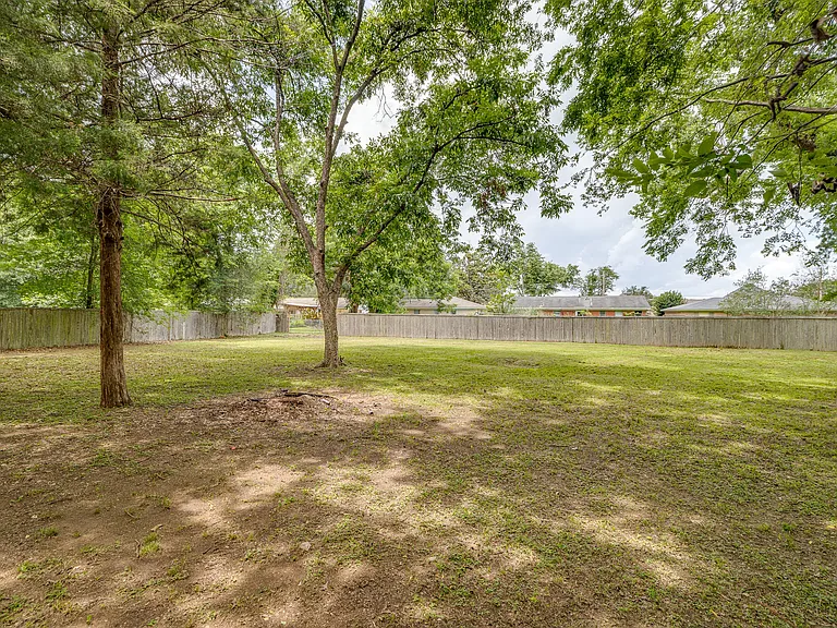 200 Garden Dr — Photo 10