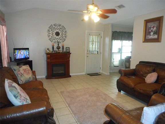 5th image of 10432 Pondwood Dr