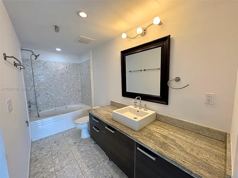 185 SW 7th St #2504 — Photo 21