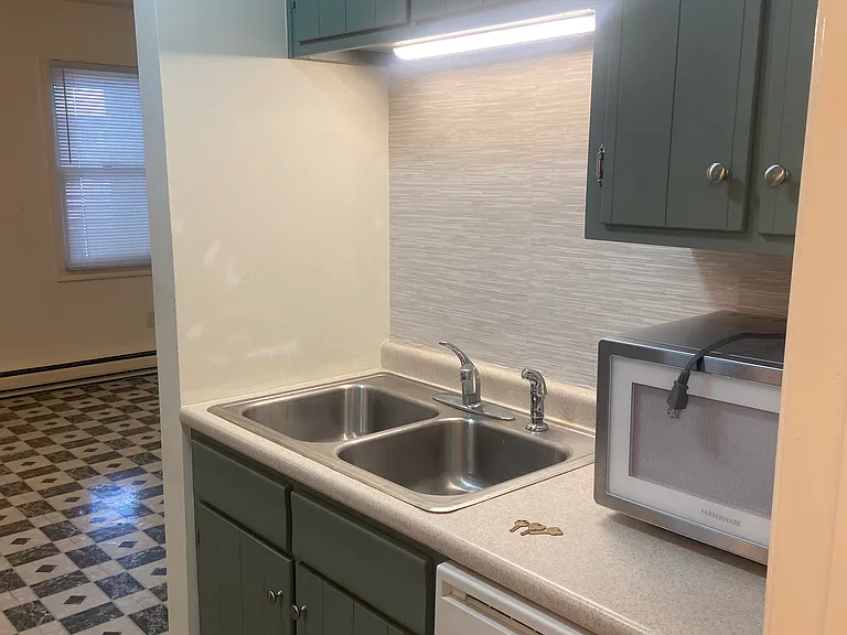 526 W Simpson St — Photo 5