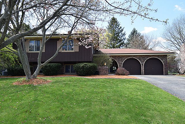 1st image of 212 Stratford Dr