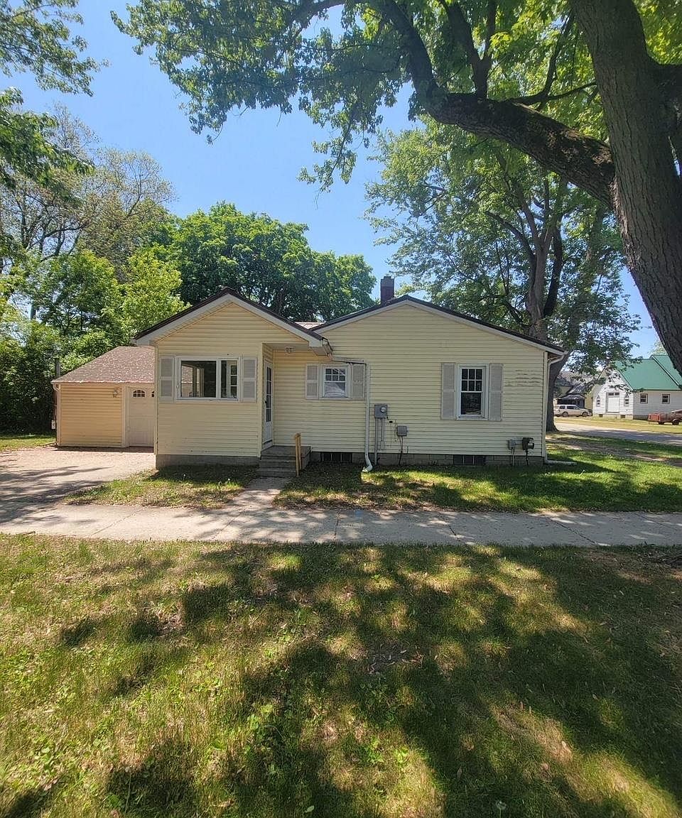 210 N 5th St, Coleman, MI 48618 Zillow