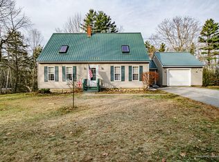 16 The Woods Rd, Union, ME 04862