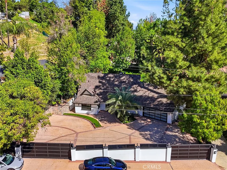 5836 Winnetka Ave — Photo 14