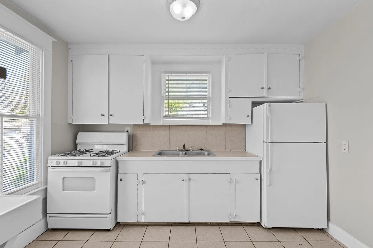 Building Photo - 4020 Avenue O 1/2 #UP