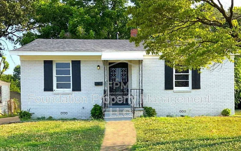 2 bed, 1.0 bath, 867 sqft, $925 — Photo 1