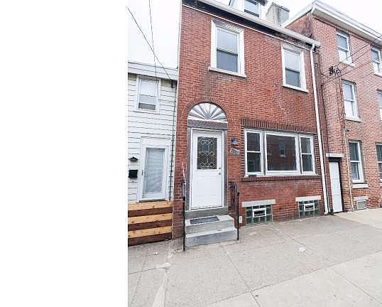2nd image of 1358 E Columbia Ave